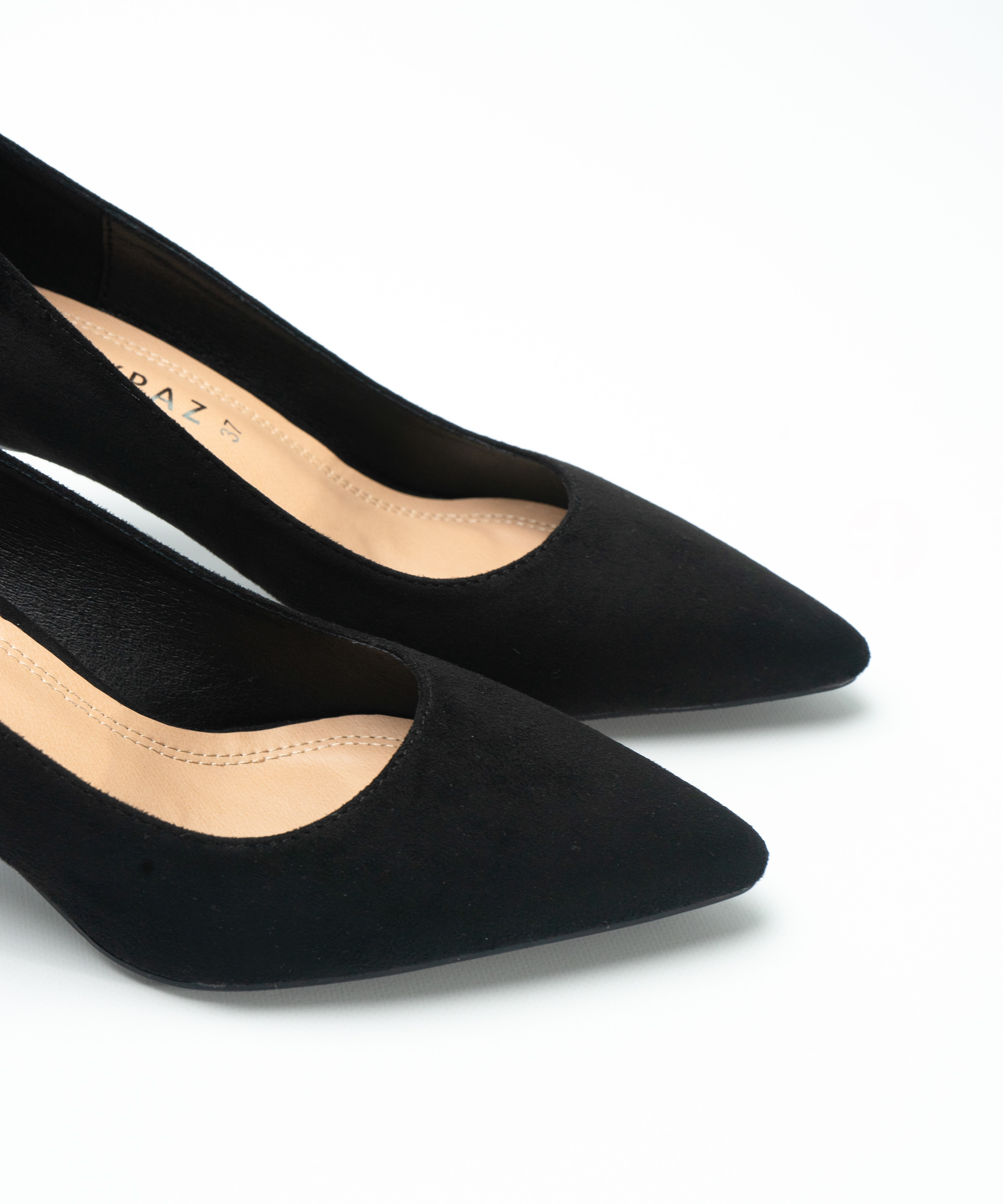 Sapato de salto fino image number null